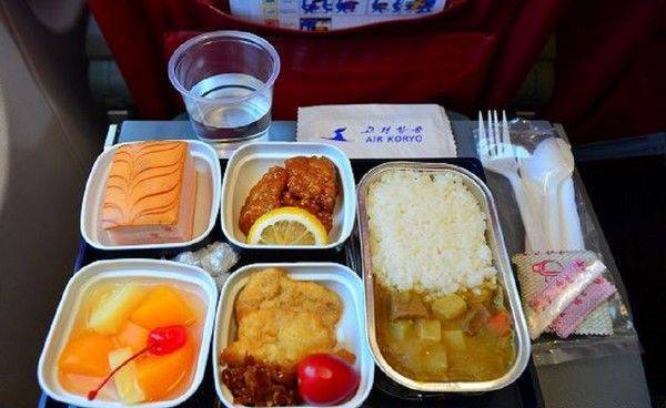 選擇飛機餐小技巧！有「這三樣」優先選擇別猶豫　原來是因為...網：長知識了