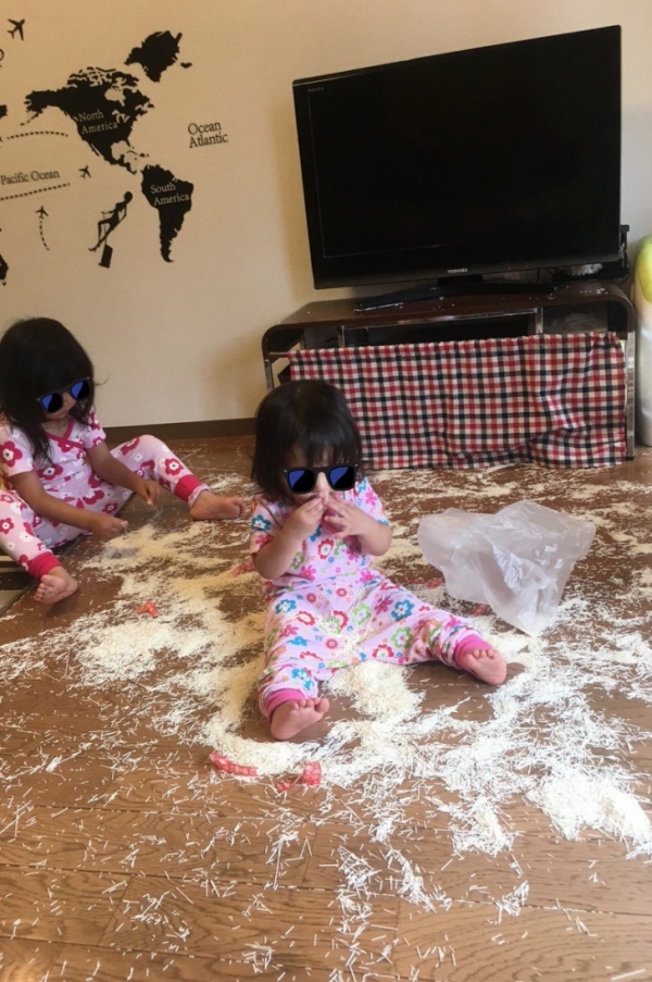 小孩安靜都沒好事…馬麻進房見兒子在玩「爸爸」　網尷尬：小小老司機