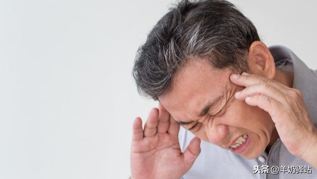 腦梗多是「吃」出來的，提醒：3類食物吃太多，血管會水泄不通