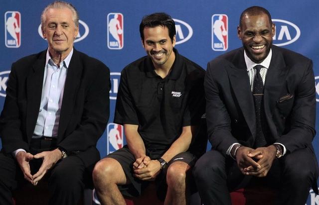 托馬斯直言，NBA辜負了詹姆斯，總是給他配備一群菜鳥級別主教練
