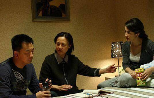 因遺囑不公 多年來我都不曾回家 看到一封6年前繼母給我的信 我立即賣房帶妻兒回老家