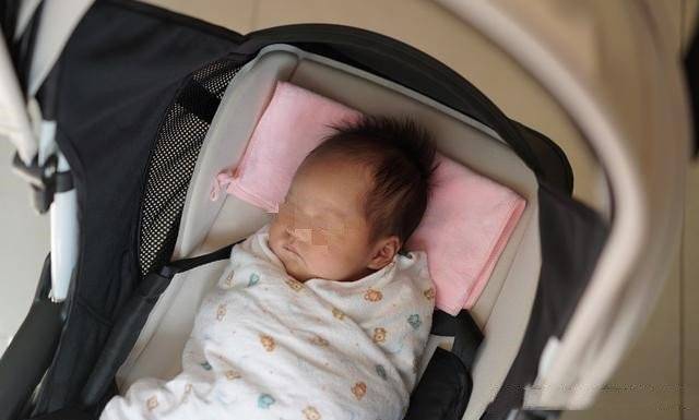兒子結婚我一分沒花，孫子出生我喜滋滋去探望，聽到名字放下孩子