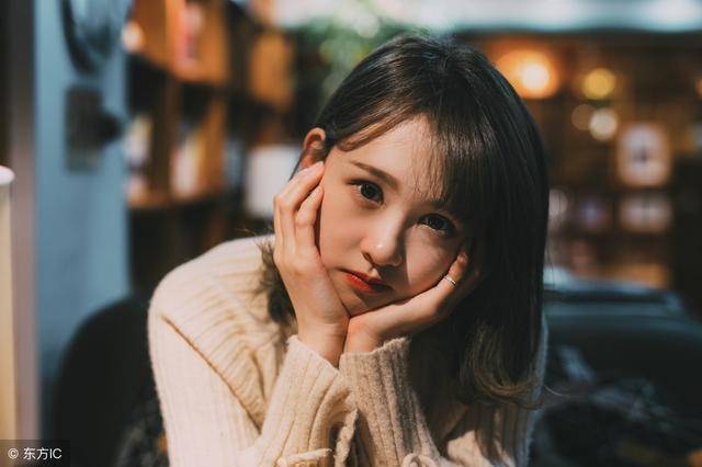 小姑子嫁人 我包一萬賀禮 第二天婆婆笑著給一手鐲 我愣了