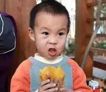 醫生警告：孩子睡前不能吃的6樣常吃食物，現已有孩子停止發育