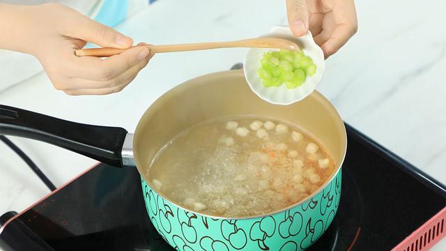寶寶夏天愛出汗，該不該吃鹽？只需吃對輔食，就能解決！