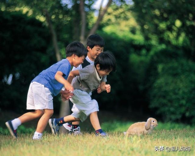 孩子喜歡玩跨齡遊戲，您覺得是聰明的表現？小心變「奴隸性格」