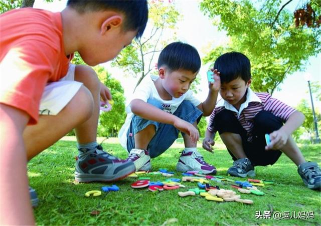 孩子喜歡玩跨齡遊戲，您覺得是聰明的表現？小心變「奴隸性格」
