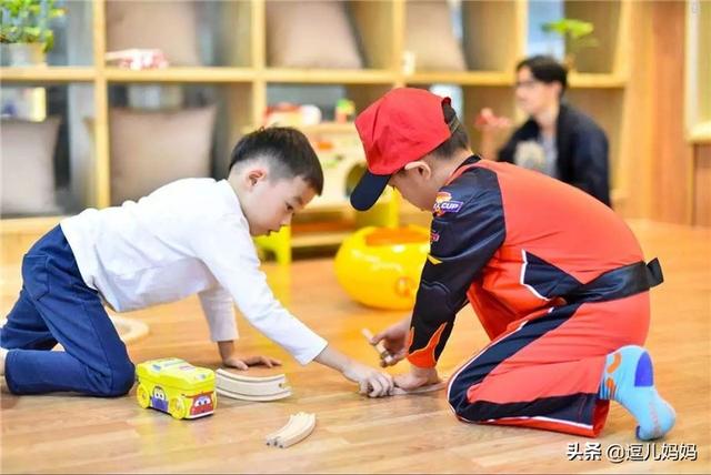 孩子喜歡玩跨齡遊戲，您覺得是聰明的表現？小心變「奴隸性格」