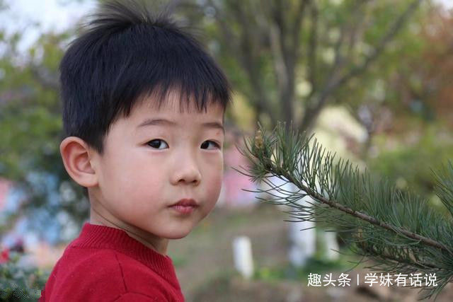 六歲兒子放學去買雪糕一去不回，十八年後一杯豆漿，兒子認出親媽