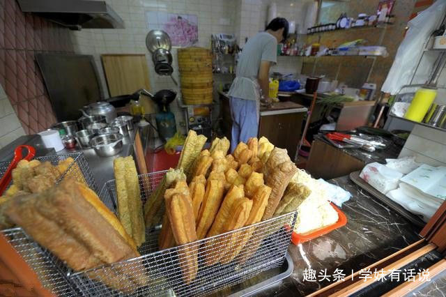 六歲兒子放學去買雪糕一去不回，十八年後一杯豆漿，兒子認出親媽