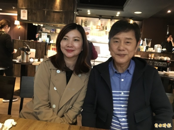 71歲黃西田「負債5千萬」嫩妻甘願一起熬　挺4月孕肚「狂接工作」：我好怕離開他...