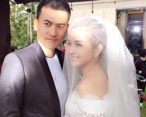才生完三胎不久，她就復出拚命賺錢，老公連奶粉錢都給不起？