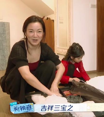 阿雅帶女遊迪士尼，「女娃長相曝光」！驚艷全網「想氣死小S」！