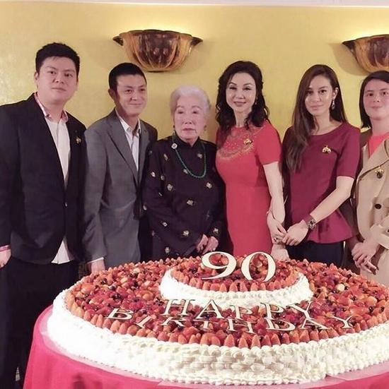 「嫁豪門連生5胎」卻換來丈夫移情別戀　毅然離婚「被婆婆視如親生給4億補償」今成女強人