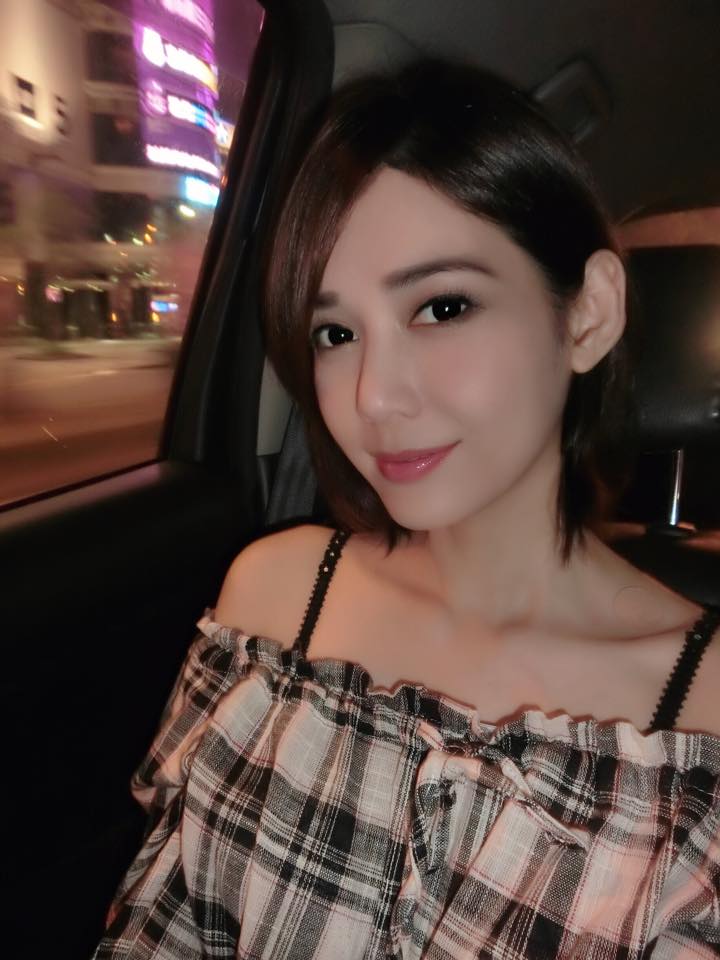 這妹子超級健！正妹教練「楊甯」緊緻美體腹肌乍現。