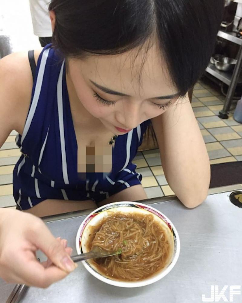 吃飯一直被拍！「正妹吃麵線」超讓人看醉了...男友才能擁有的超幸福瞬間啊…