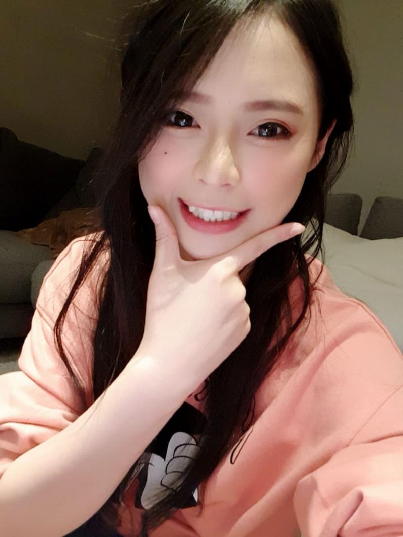 吃飯一直被拍！「正妹吃麵線」超讓人看醉了...男友才能擁有的超幸福瞬間啊…