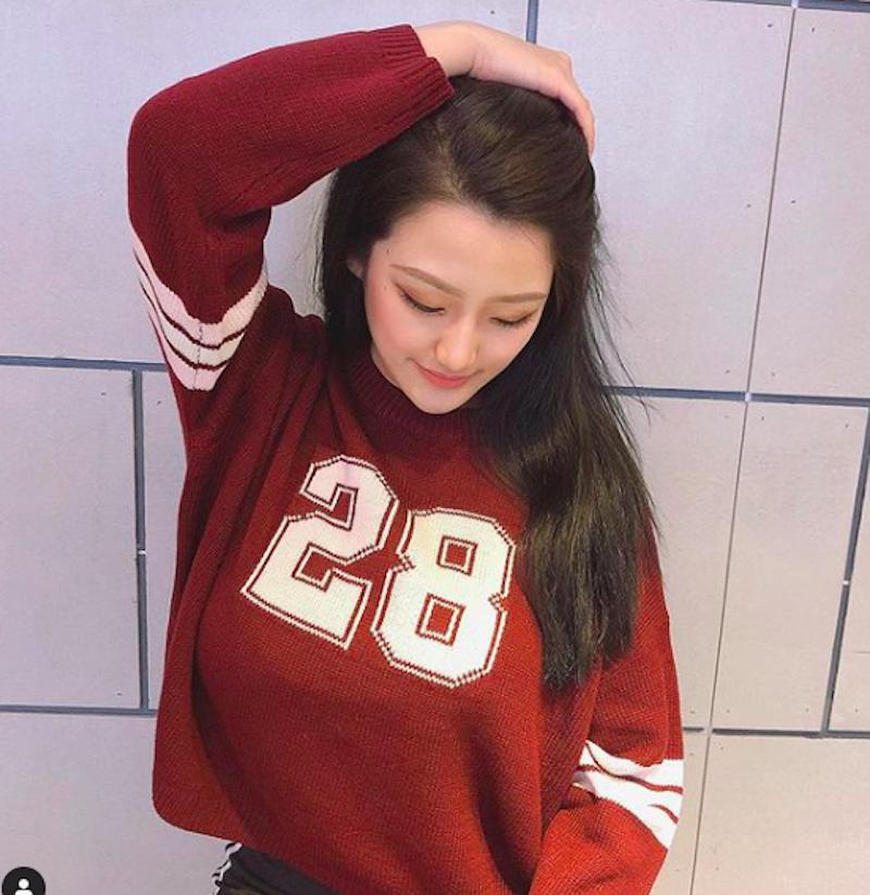 穿這樣去健身房真的母湯！正妹「Gina」平口洋裝當運動服。