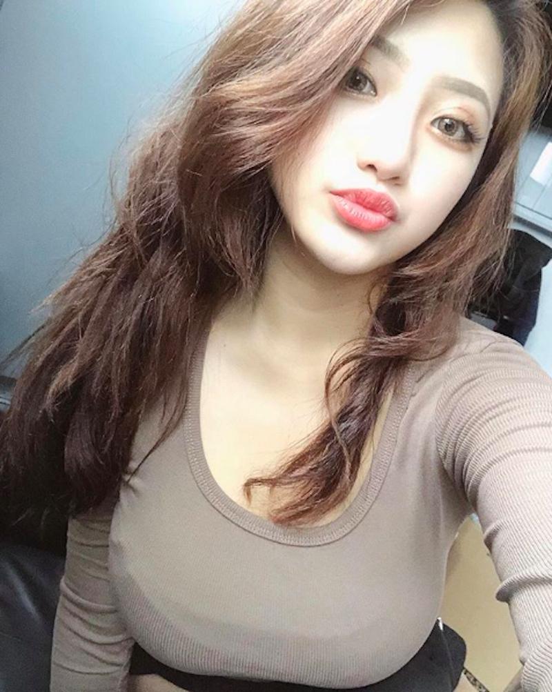 穿這樣去健身房真的母湯！正妹「Gina」平口洋裝當運動服。