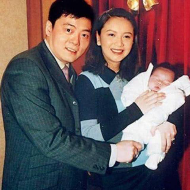 曾華倩曬素顏近照狀態好，53歲的她太少女了