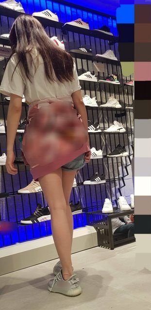 網問買鞋子都怎麼選？意外釣出短褲正妹，網全歪：原來這樣選
