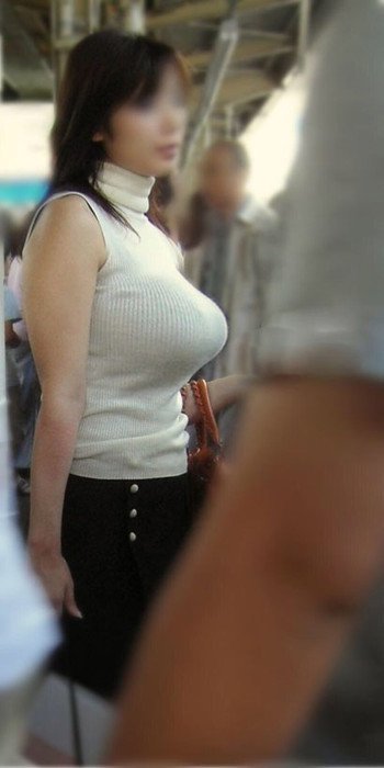 他問女生「穿超短熱褲」坐捷運不衛生？妹子一現身...網友全部歪樓