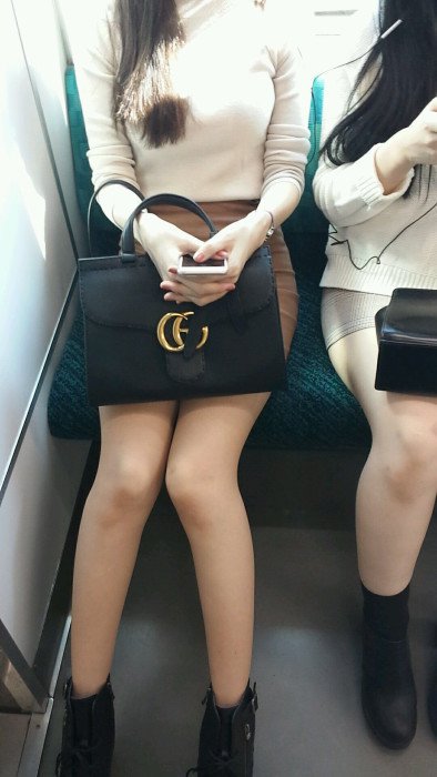 他問女生「穿超短熱褲」坐捷運不衛生？妹子一現身...網友全部歪樓