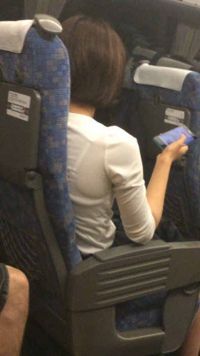 他問女生「穿超短熱褲」坐捷運不衛生？妹子一現身...網友全部歪樓