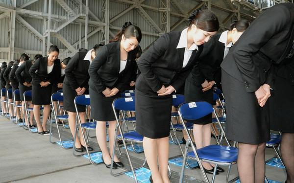 他問女生「穿超短熱褲」坐捷運不衛生？妹子一現身...網友全部歪樓