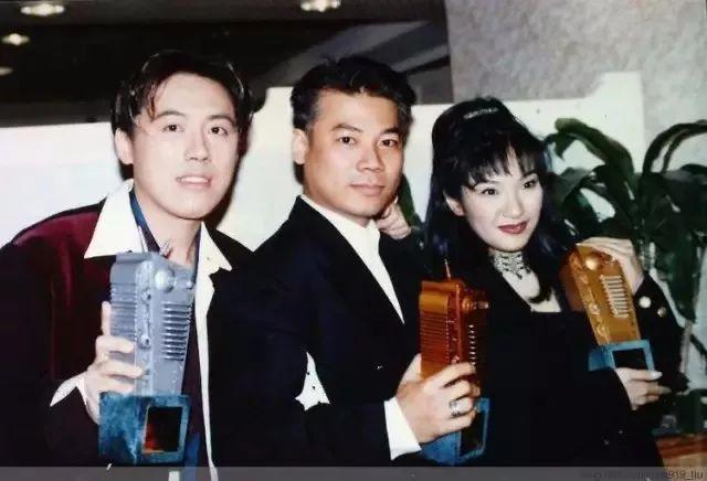 情歌王子背後的女人！「12歲相識、17歲戀愛」經歷風雨40年 張宇甜喊「要當7世夫妻」：沒有妳人生不完整