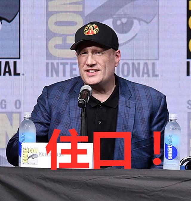 十周年合影坐在唐尼身邊的人，他到底做了什麼救了漫威一命？