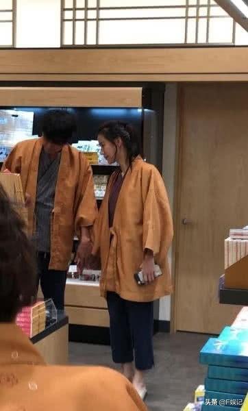 【甜蜜的背後~】黃翠如蕭正楠舉行婚禮後去度蜜月，BB在機場一臉不高興一個人離開，老公馬上哄回！