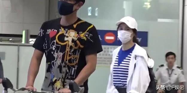 【甜蜜的背後~】黃翠如蕭正楠舉行婚禮後去度蜜月，BB在機場一臉不高興一個人離開，老公馬上哄回！