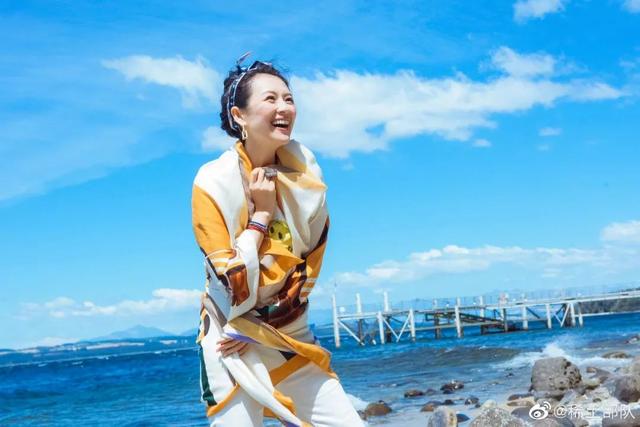 40歲章子怡再次爆紅坎城！4口泡麵、1碗豆芽，誰能比她更狠？