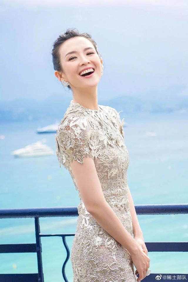 40歲章子怡再次爆紅坎城！4口泡麵、1碗豆芽，誰能比她更狠？