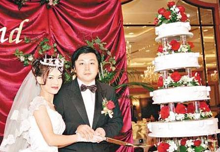 經典港劇《我和春天有個約會》的「唐尼」，退出二十年胖如王晶