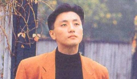 經典港劇《我和春天有個約會》的「唐尼」，退出二十年胖如王晶