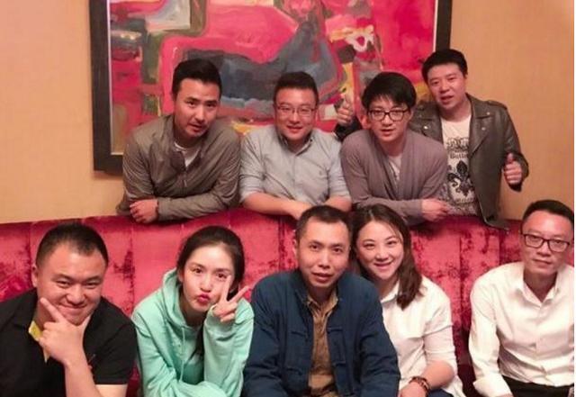 58歲劉德華一不小心曬出同學聚會照，林志玲曬出同學聚會照，再次證明有明星的聚會別去！
