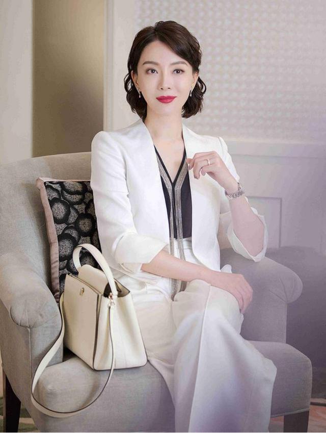 想成為像陳數，劉詩詩一樣的「氣質」女人？穿衣化妝要記牢這5點