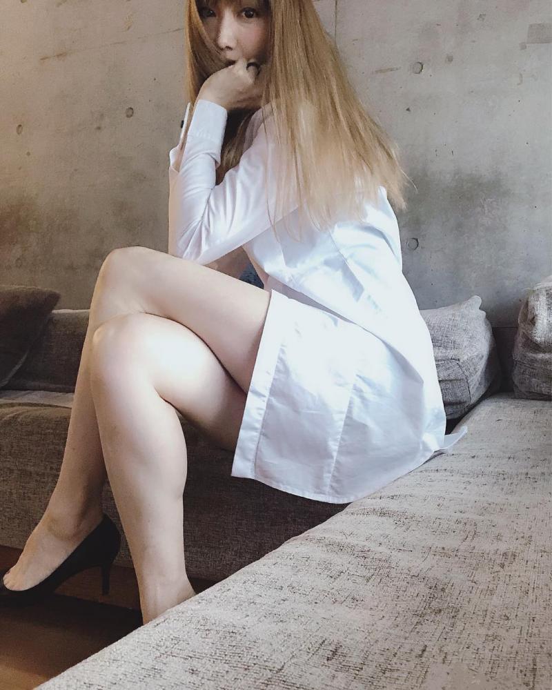 女兒已經高一！美魔女「地方媽媽」Kumi有馬甲線　網友：羨慕她老公！