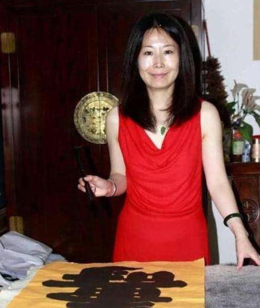 慈禧太後「第5代外孫女」真面目曝光！「超強氣場+神基因臉蛋」讓網震驚：根本太後轉世