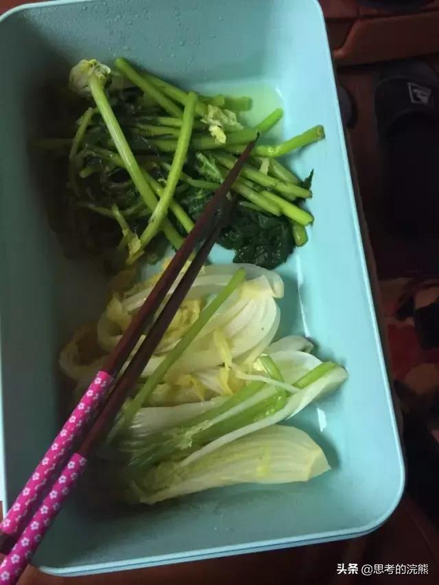 毛不易瘦了，章子怡泡麵只吃四口，娛樂圈都是狠人！