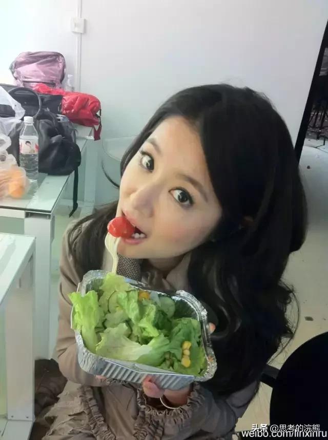毛不易瘦了，章子怡泡麵只吃四口，娛樂圈都是狠人！