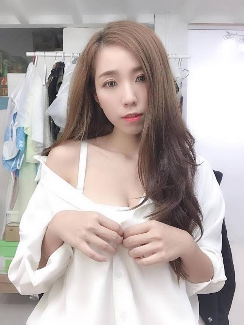 超商遇見性感正妹「張宇婷」，火辣S曲線讓客人都被電暈！