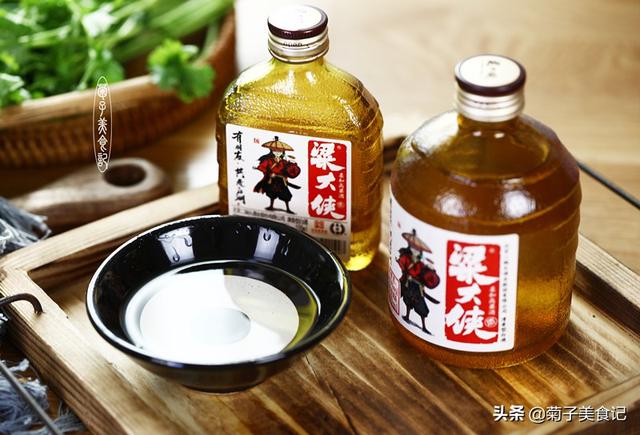 喝酒吃肉是一種境界，這道美味搭配這款好酒，好吃特滿足