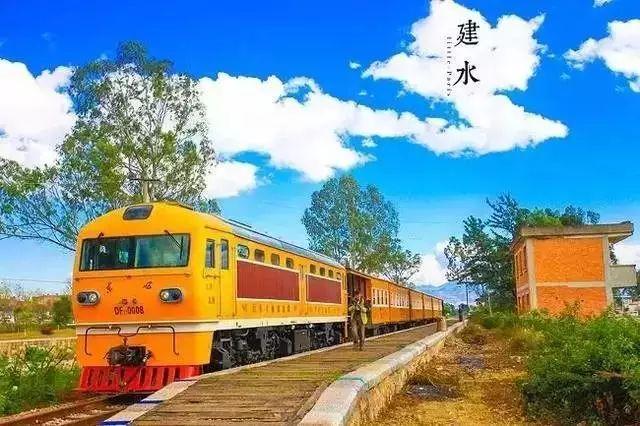 中國最慢的火車，比自行車還慢，卻還是一票難求