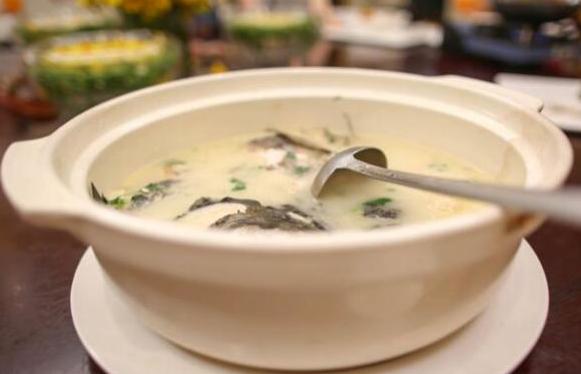大雨傾盆，在家做上一菜一湯，陳皮泥鯭湯浸大泥鯭