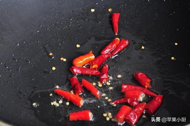 吃菠菜不吃葉，一年當中，只有春夏之交適合吃這個部位，又脆又嫩