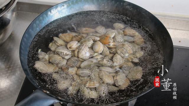 花蛤這樣做才好吃，大廚教你秘製做法，吐沙乾淨沒腥味