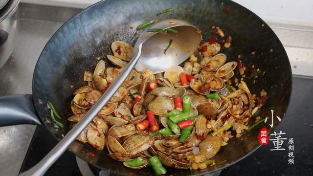 花蛤這樣做才好吃，大廚教你秘製做法，吐沙乾淨沒腥味